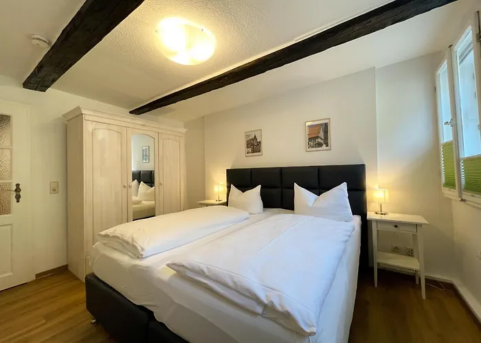 No12 Mit Zwei Schlafzimmern Und Wohnkueche *